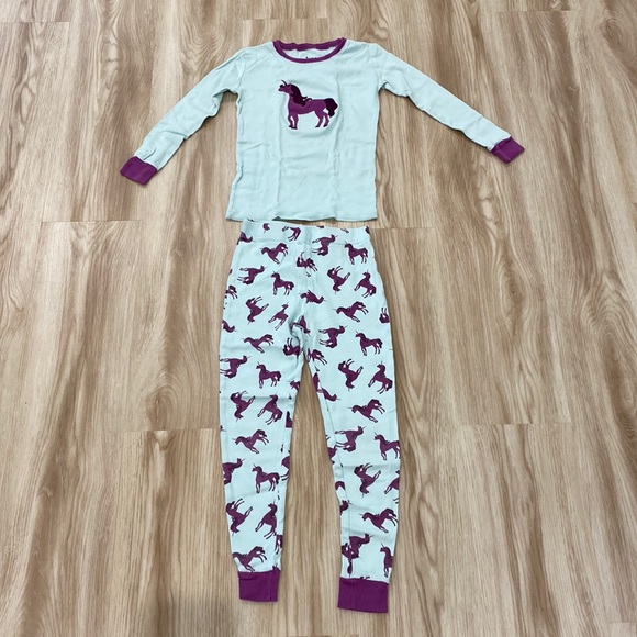 leveret Other - Leveret girls size 8 uniform pajamas